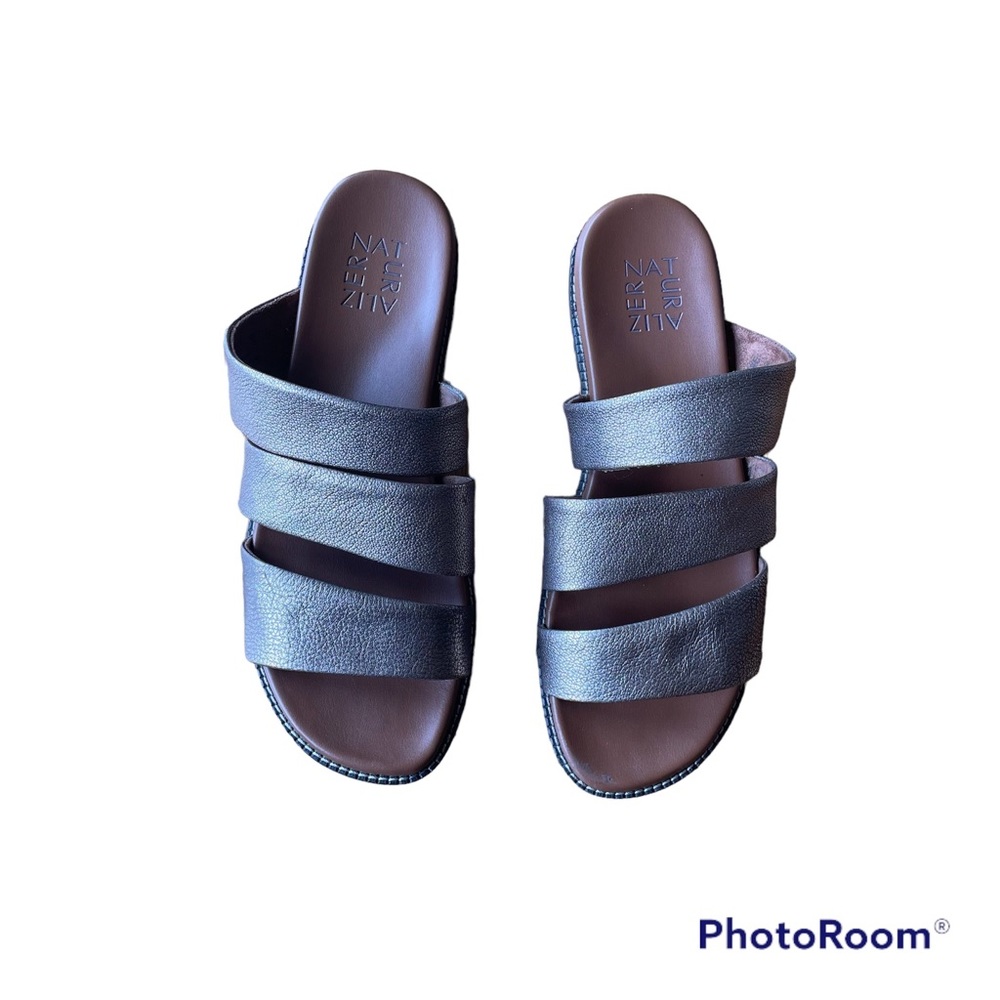 Naturalizer Metallic Bronze Strappy Flat Sandals Size 8